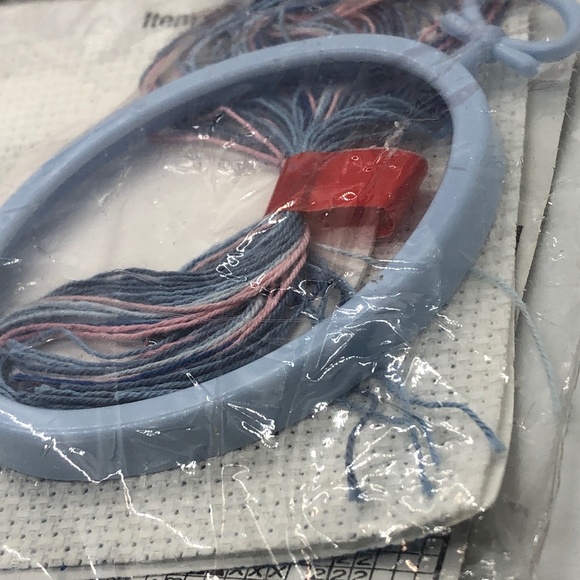 Bundle of 7 CHRISTMAS Cross-Stitch Holiday Poinsettia Dolphin & Santa Kits - Picture 12 of 17